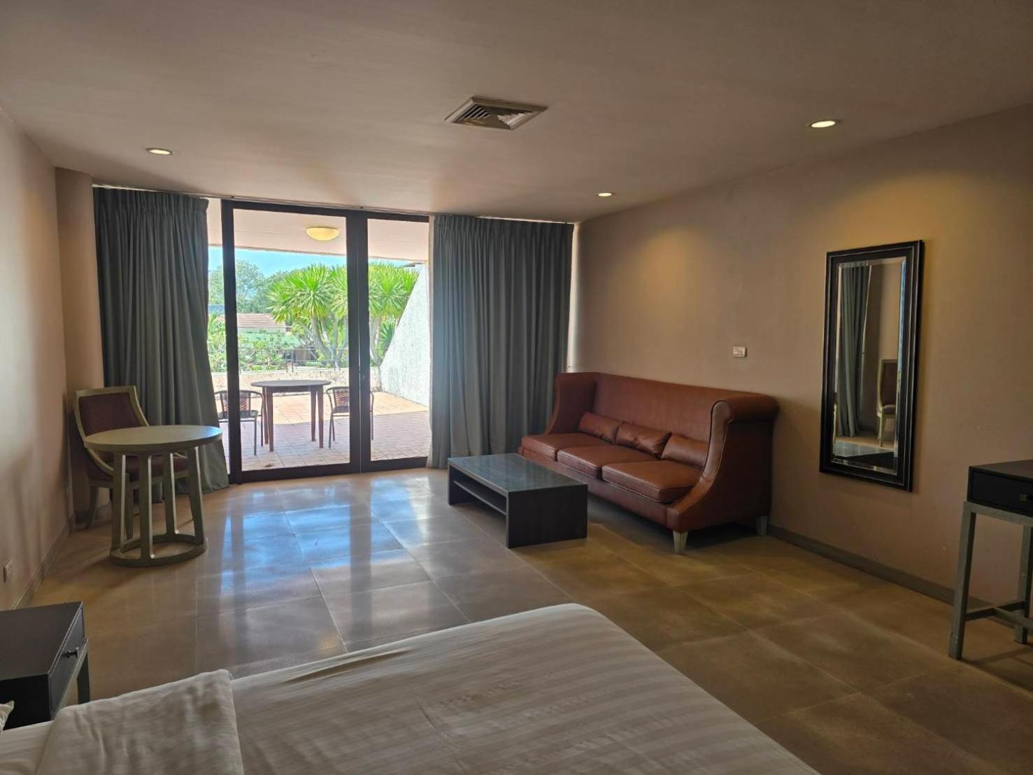 Hotel Tropicana Pattaya Eksteriør billede